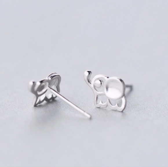 Adorable Small Sterling Silver Baby Elephant Studs Earrings - Picture 3 of 8
